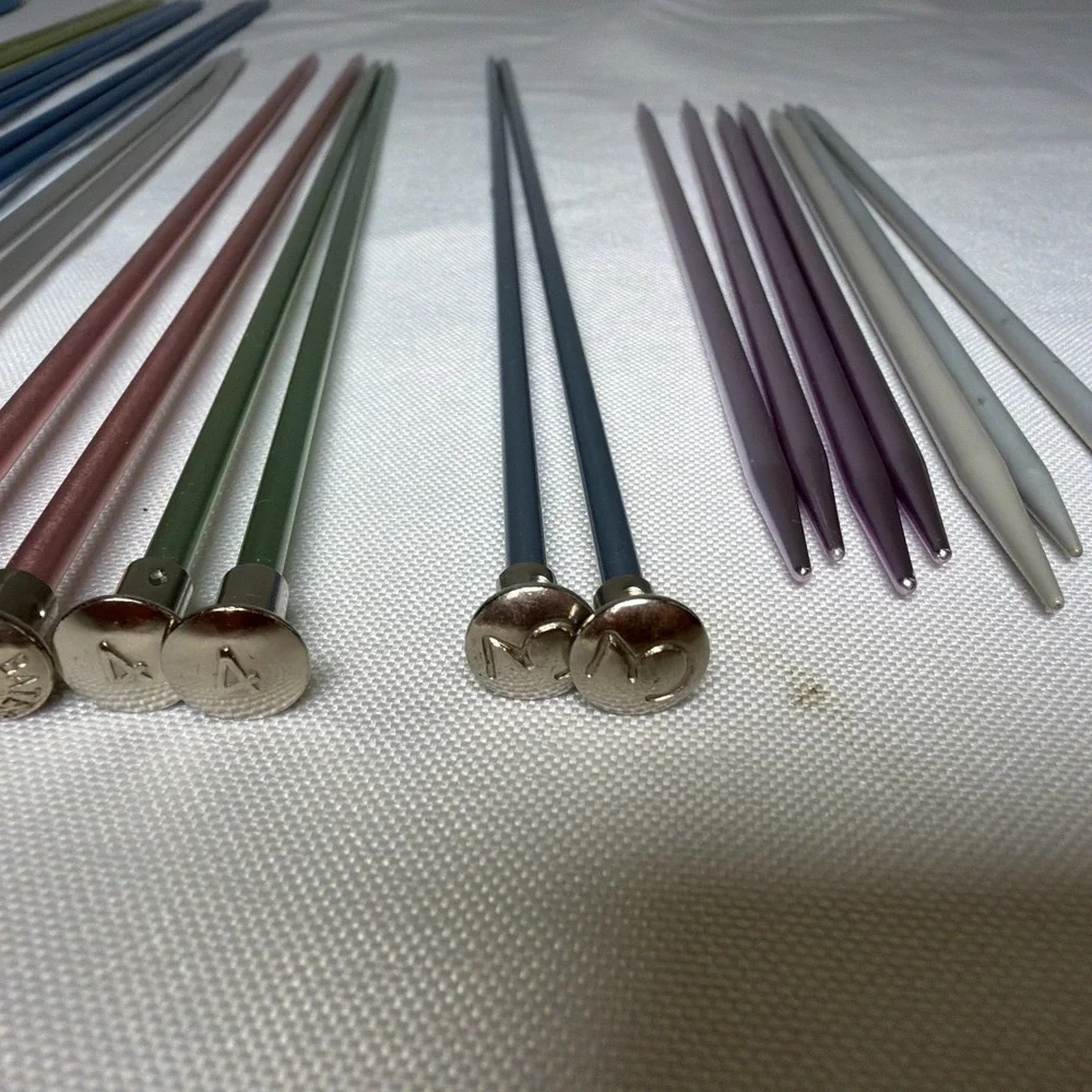 Vintage Boye Aluminum Multi Color Knitting Needles Variety Of Sizes Lot Of 29
